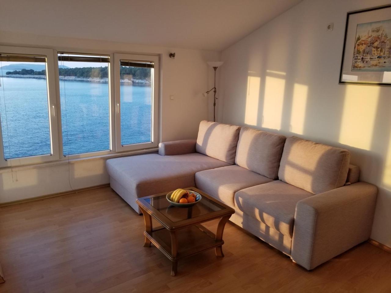 Malo Misto Apartment Primosten