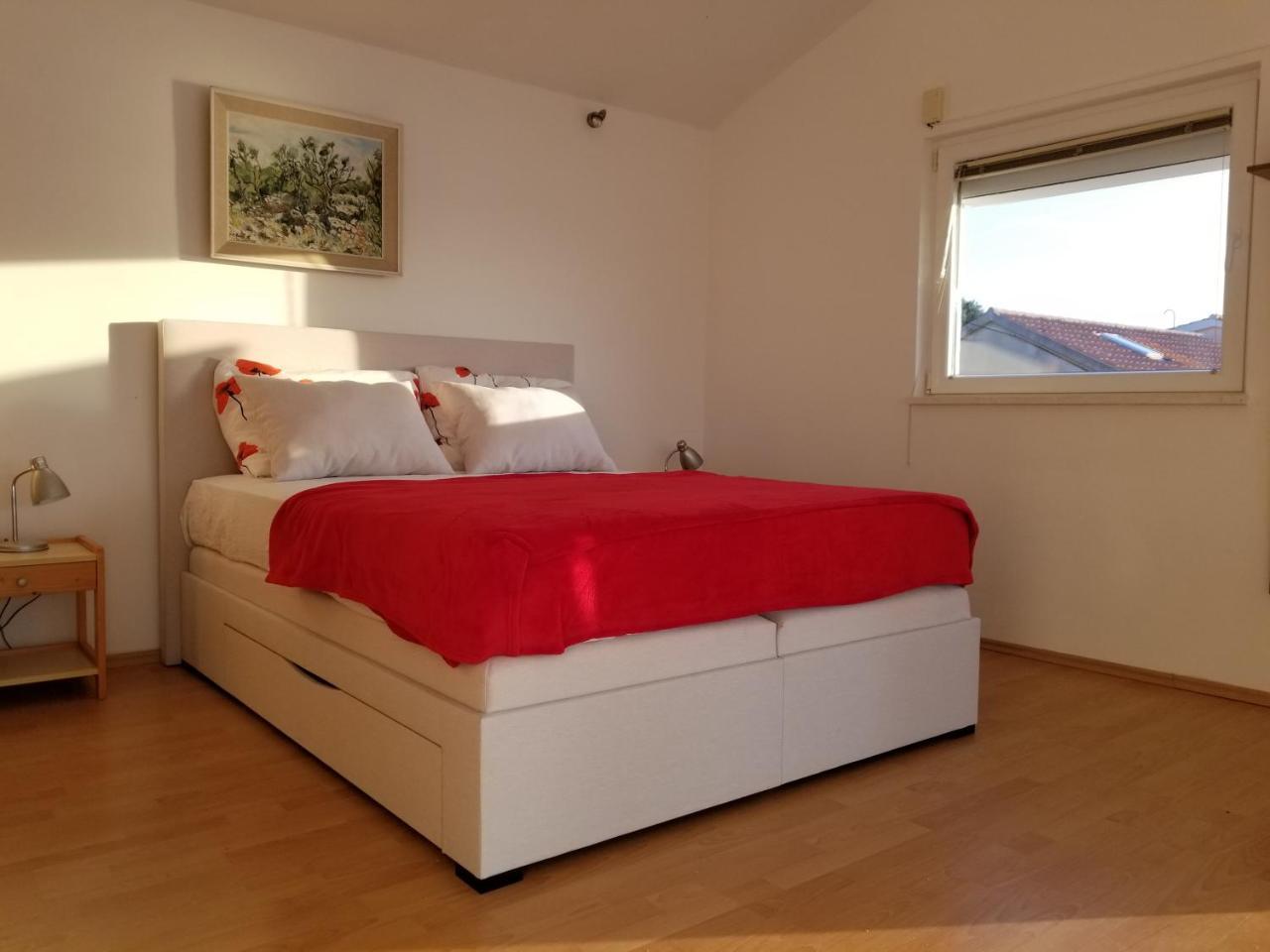 Malo Misto Apartment Primosten